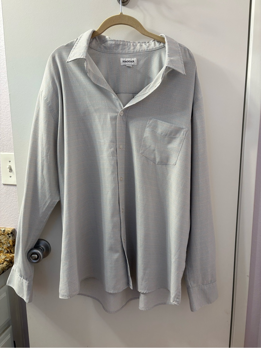 Haggar Men's Light Gray Button-Up Shirt